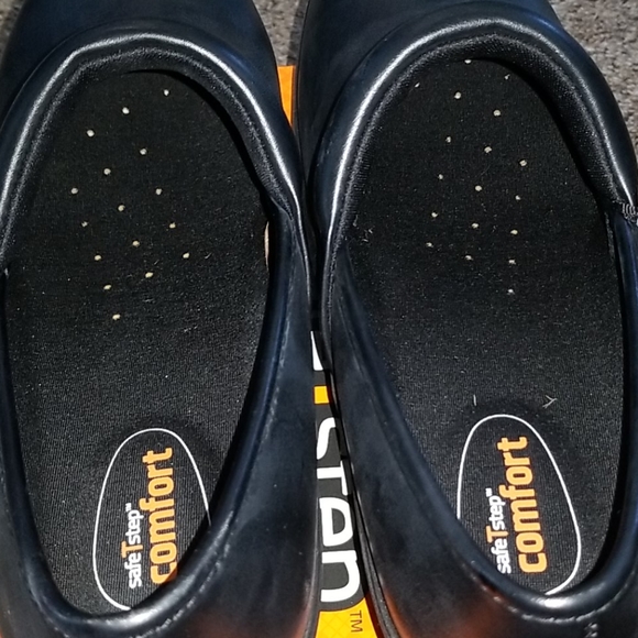 Safety Slip-Resistant Clogs - Picture 3 of 3